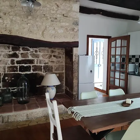 Dans Maison Quercynoise * Le Boulvé
