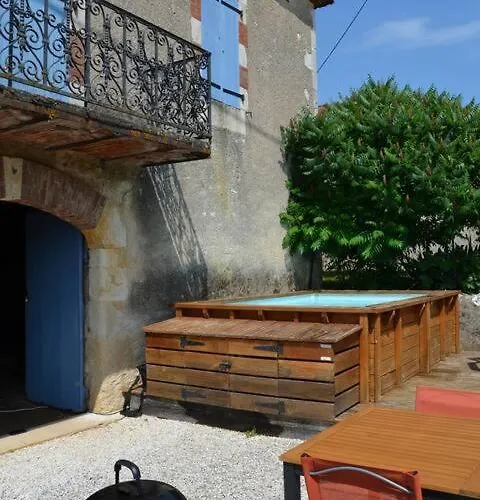 Dans Maison Quercynoise *